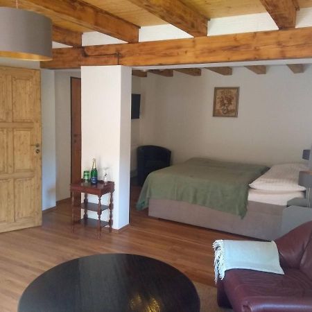 Stodola-Soukromy Apartman Pro Dva S Venkovni Virivkou Karlstejn Ngoại thất bức ảnh